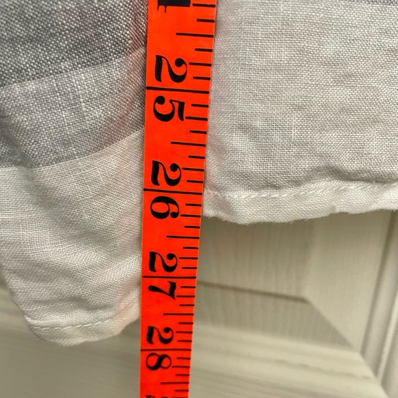 SALE! Tahari White & Grey Linen Button - Down Shirt. - Picture 7 of 7